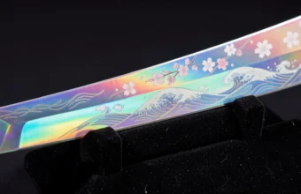 Close-up photorealistic image of a holographic katana blade displaying iridescent traditional Japanese patterns with shifting colors against a dark background, showcasing modern holographic technology integrated with traditional sword craftsmanship.