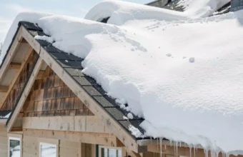 How-Snow-Affects-Asphalt-Shingles